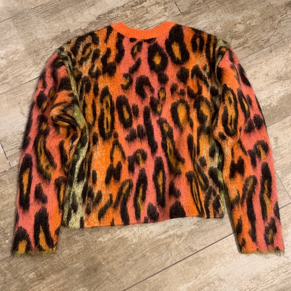 *SOLD* Stella McCartney Leopard Print Sweater - Picture 4 of 7